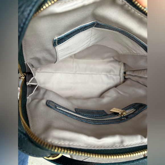 ✨RARE ✨Convertible VALENTINA Embossed TEAL leather Leaf-Patterned Bag/ Backpack - Picture 8 of 10